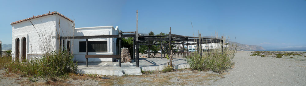 <p>(c) Didier Gualeni</p>