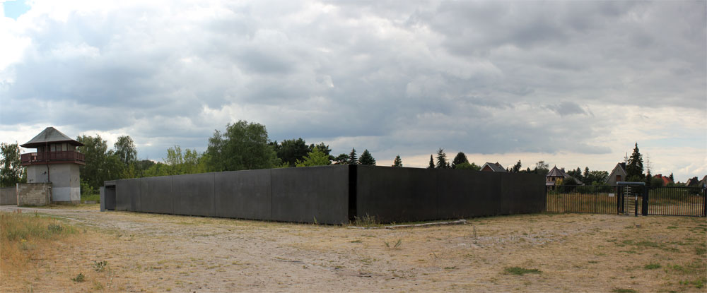 <p>(c) Didier Gualeni</p>