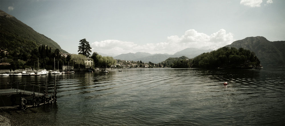 <p>(c) Didier Gualeni</p>