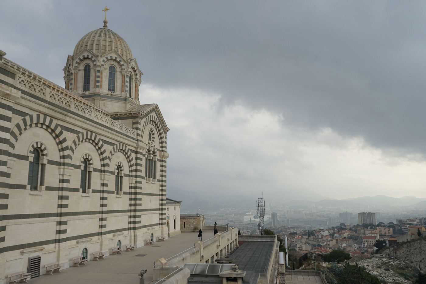 <p>(c) Didier Gualeni</p>