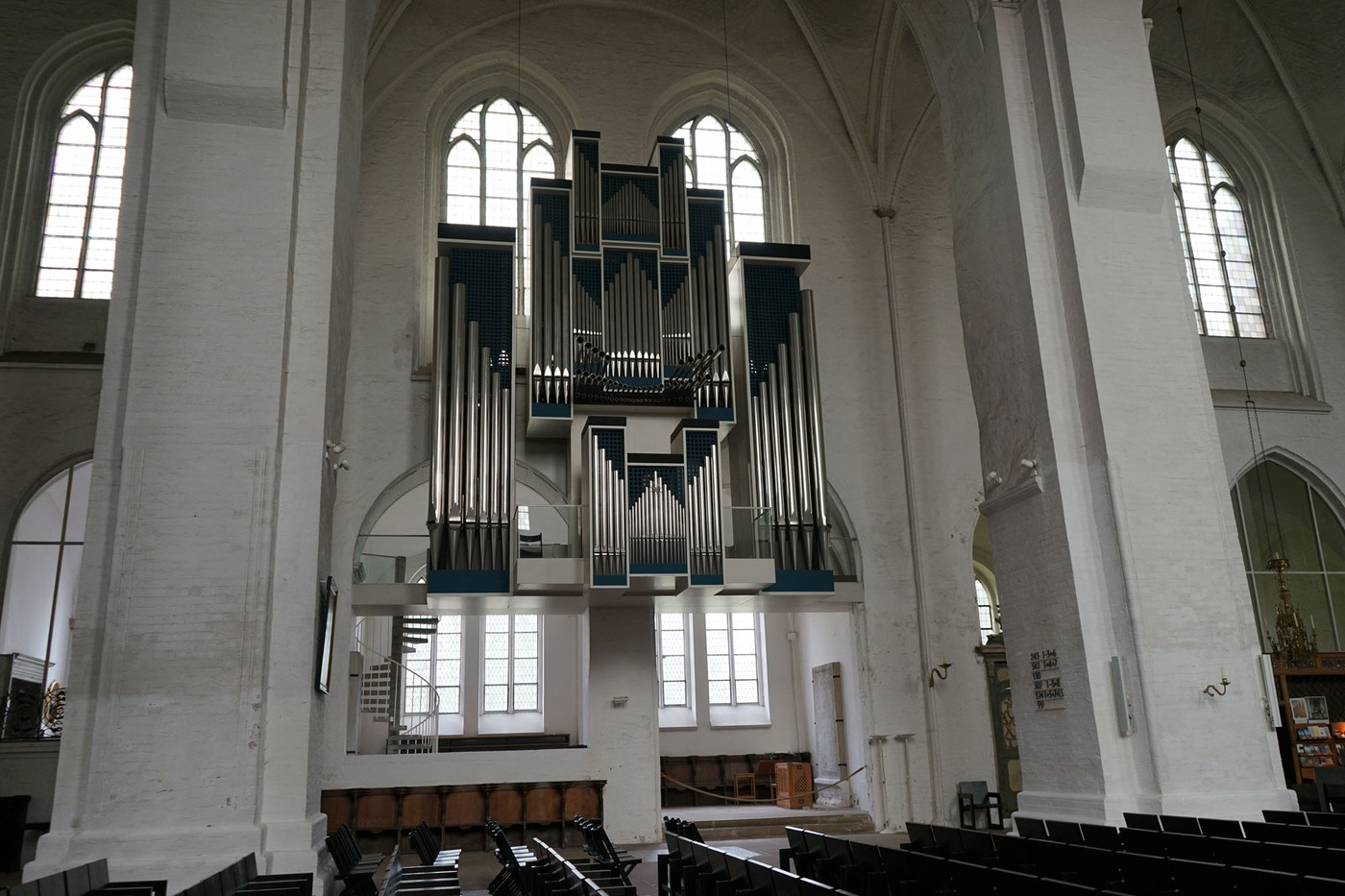 <p>(c) Didier Gualeni</p>