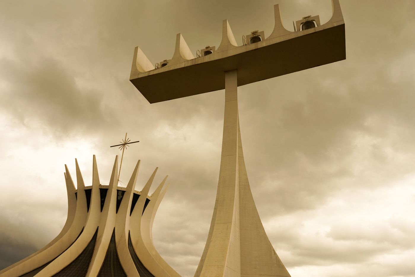 <p>(c) Didier Gualeni</p>
