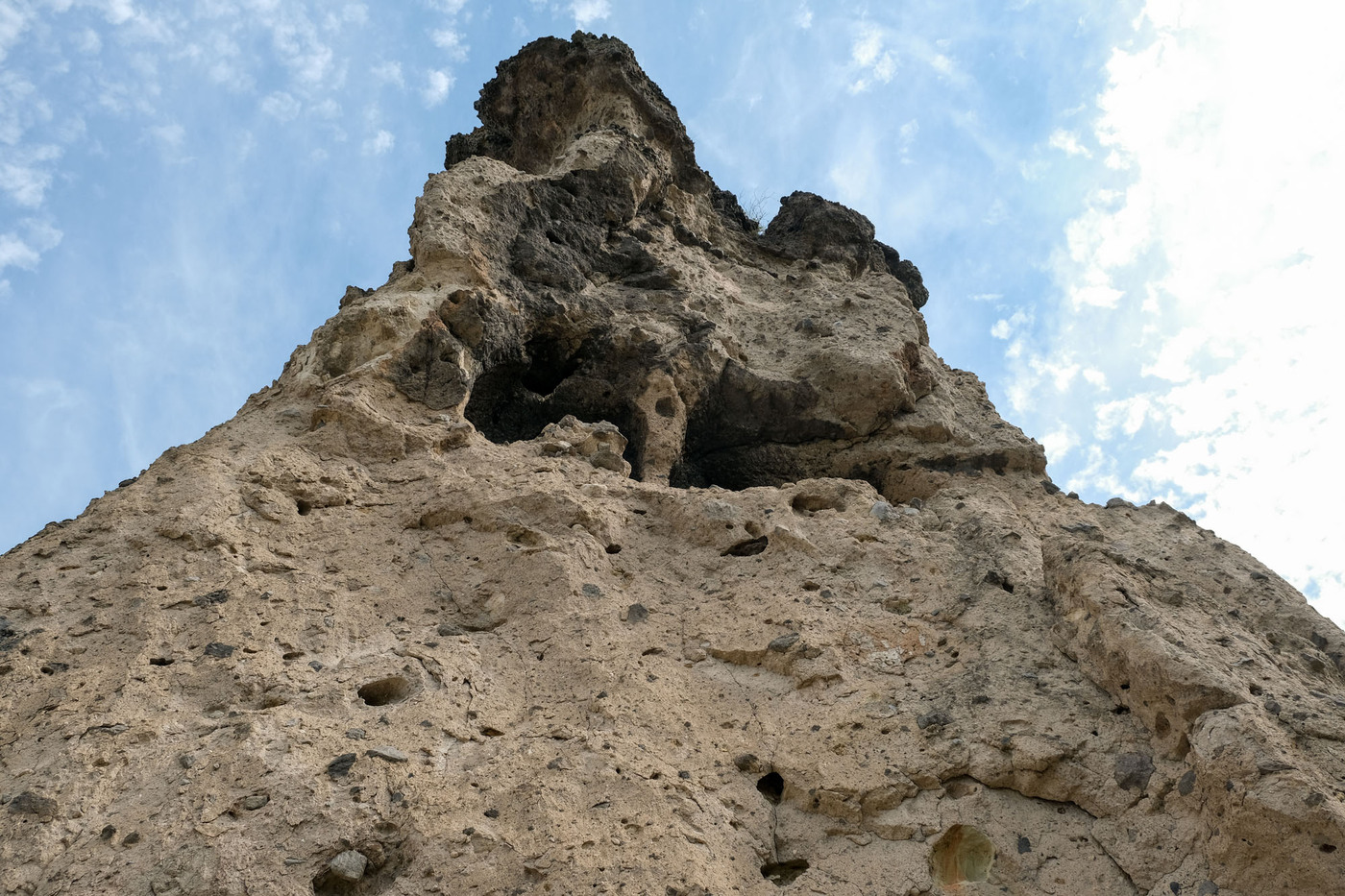 <p>(c) Didier Gualeni</p>