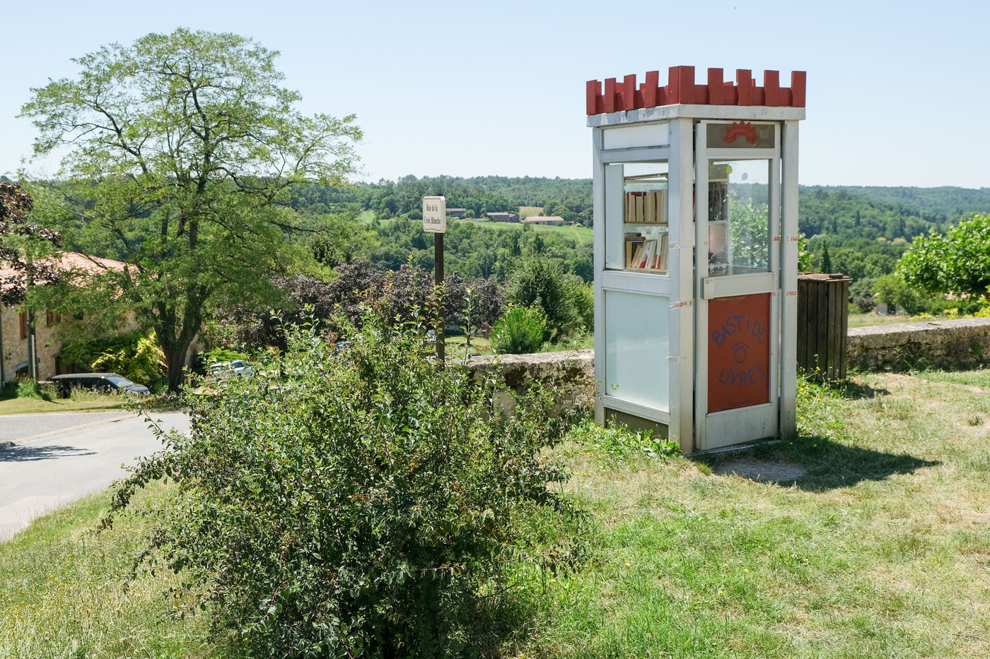 <p>(c) Didier Gualeni</p>