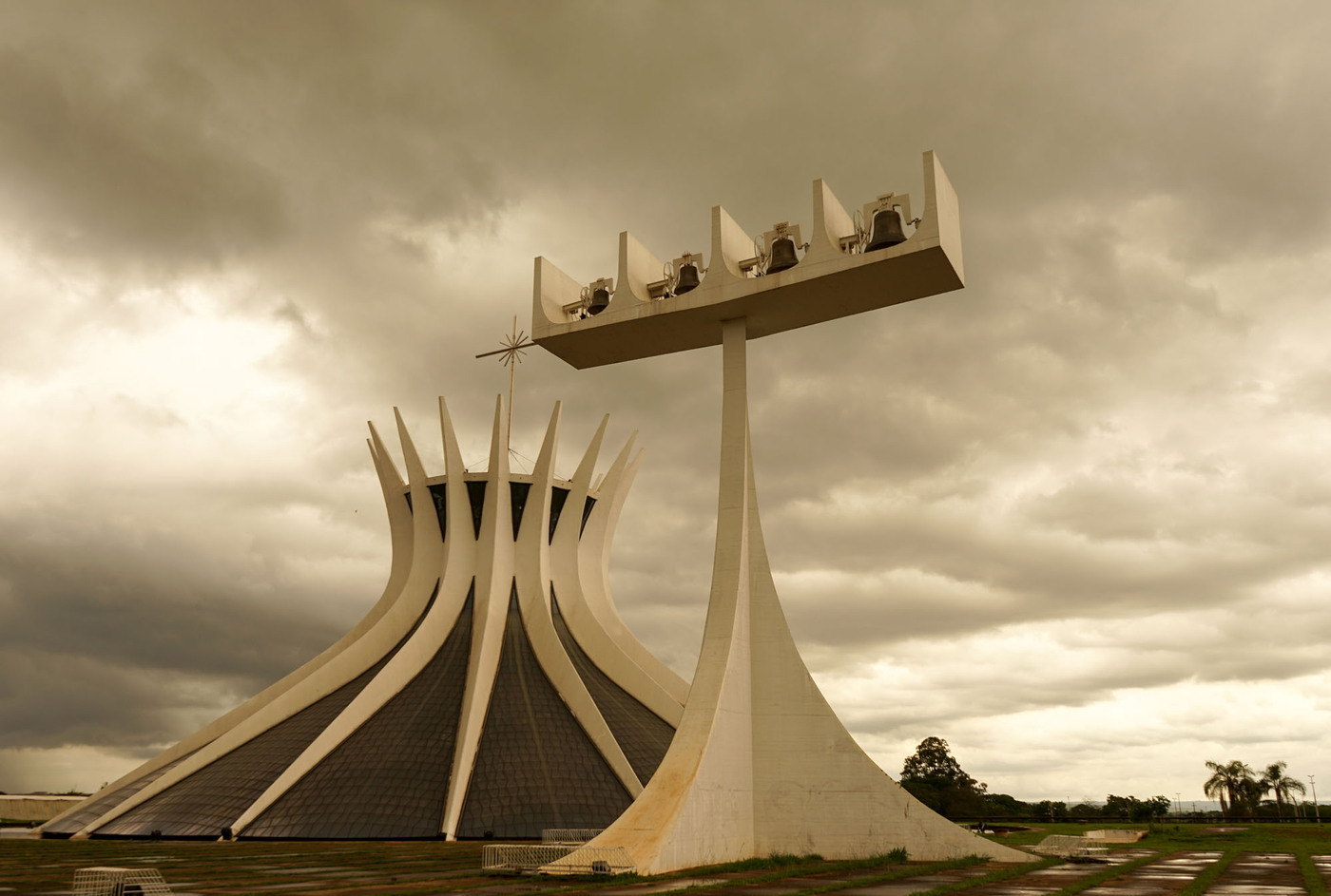 <p>(c) Didier Gualeni</p>
