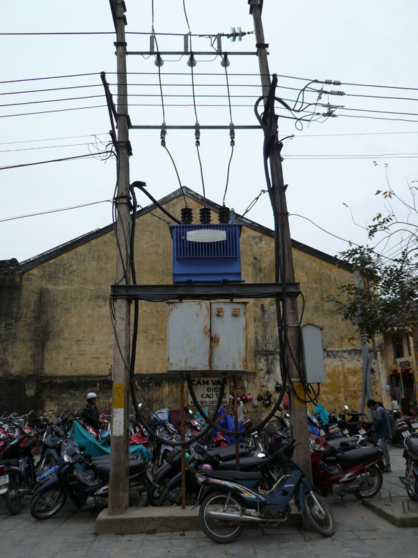 Vietnam, Hoy An, transformateur <p>(c) Didier Gualeni</p>