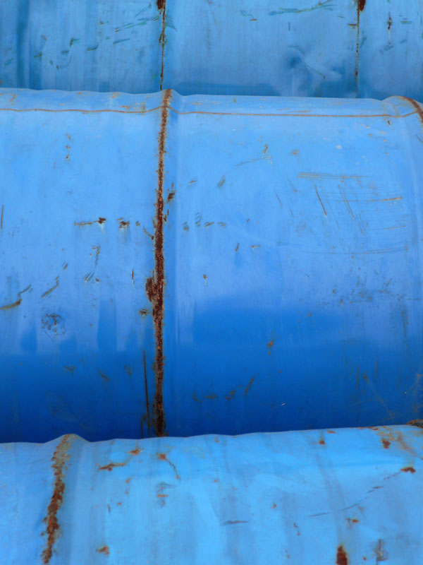 Vietnam, Hué, cité interdite, tonneaux métaliques <p>(c) Didier Gualeni</p>