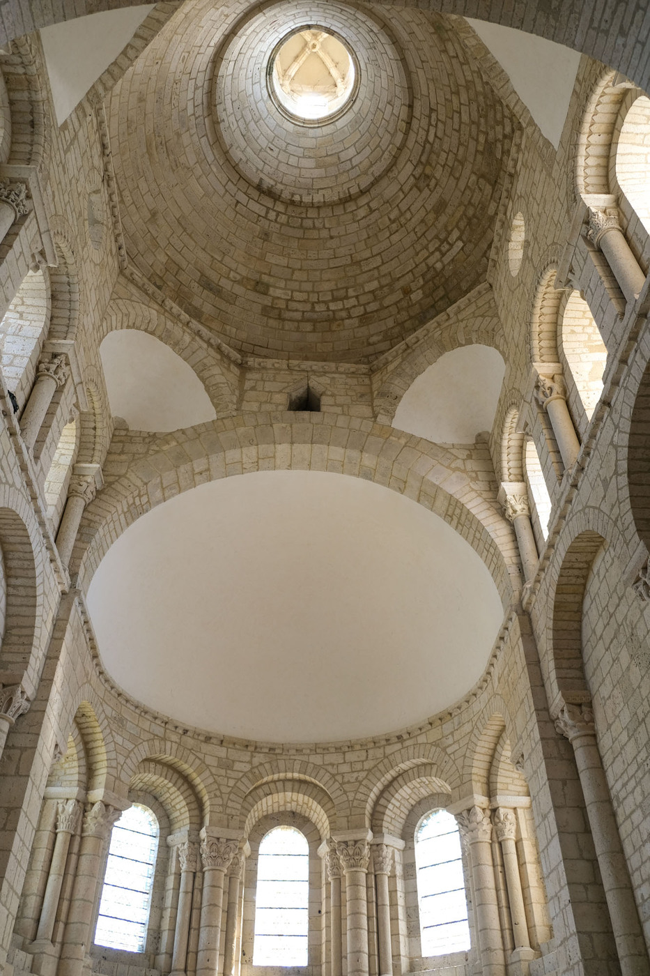 <p>(c) Didier Gualeni</p>